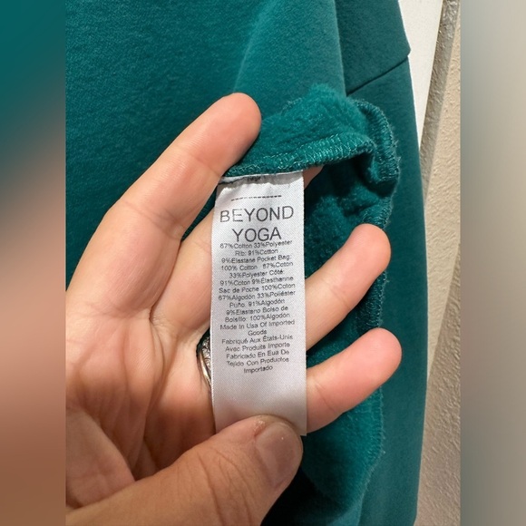 Beyond Yoga On The Go Crewneck in Meadow Green , size XL - Picture 5 of 8